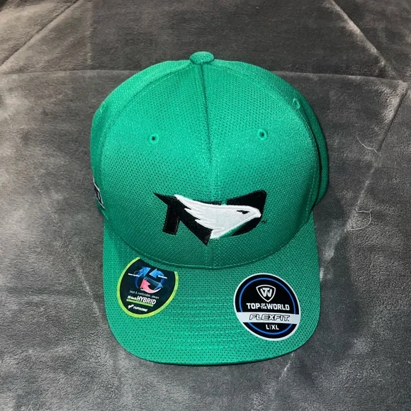 NEW Top Of The World - North Dakota Fighting Hawks- Flex Fit Fitted Hat. Sz L/XL - Picture 1 of 5